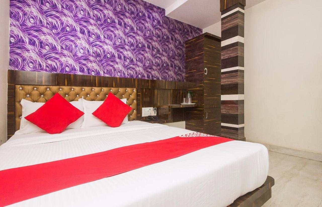 Capital O Hotel Pearl Near Us Embassy Bombay Extérieur photo