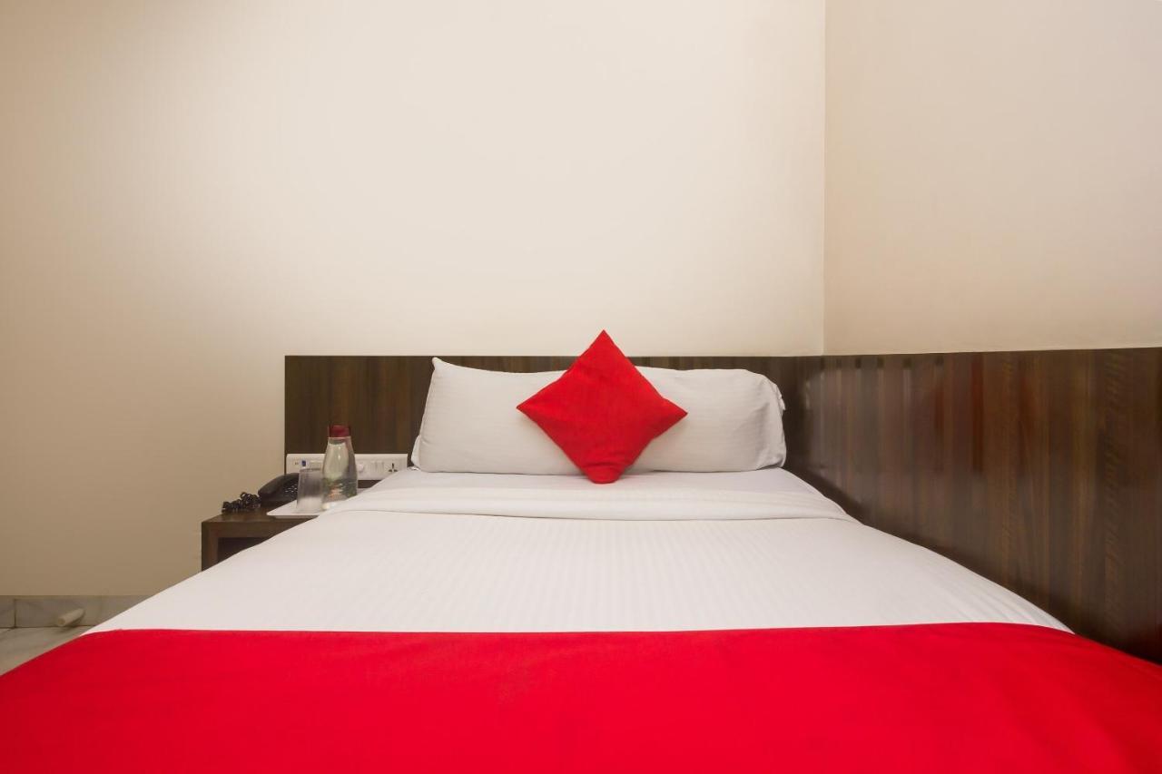 Capital O Hotel Pearl Near Us Embassy Bombay Extérieur photo